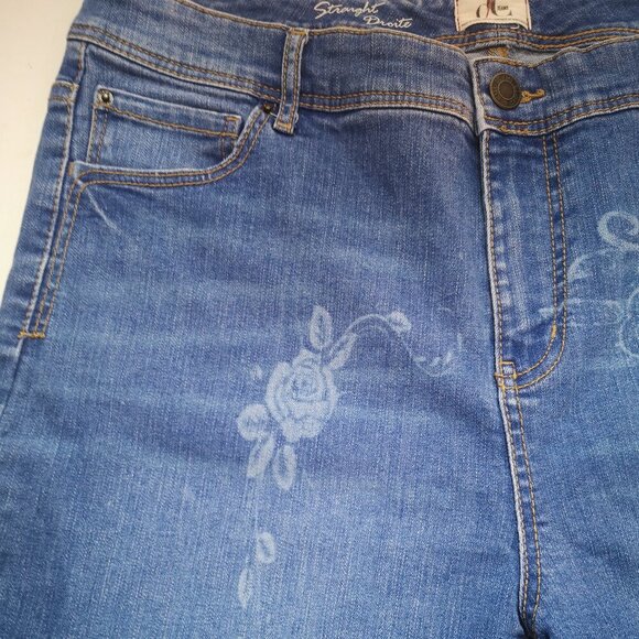 D/C Jeans Ladies Size 16 Straight Medium Wash Blue Jeans - Picture 6 of 13